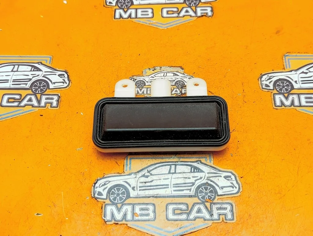 Кнопка открытия багажника Mercedes-Benz