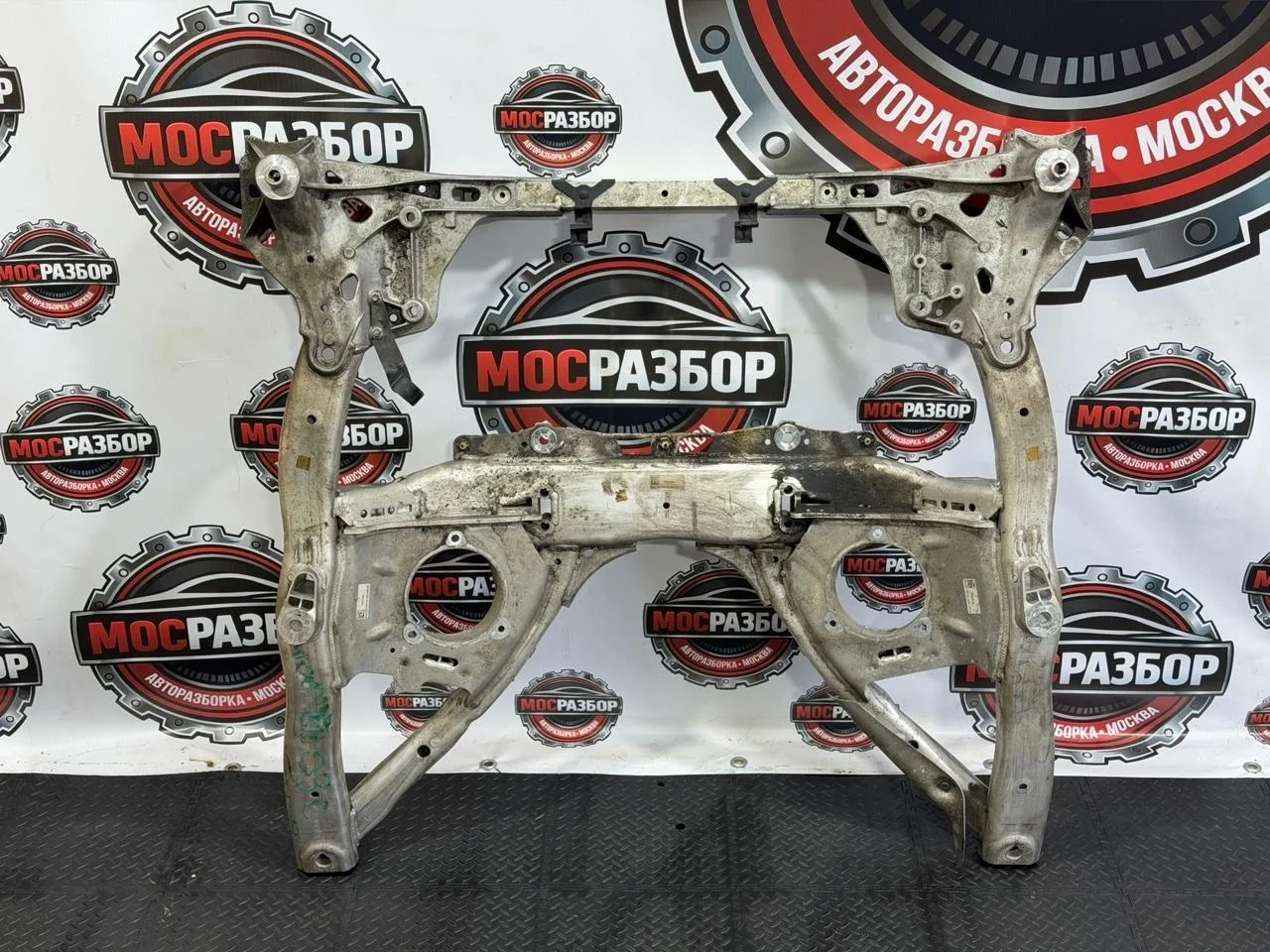 Подрамник передний BMW 5-серии 2017 31106861106 G30 B48B20B