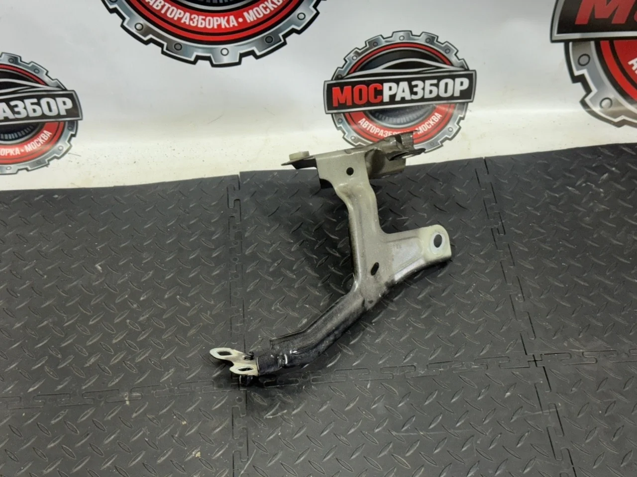 Кронштейн крыла BMW 5-серии 2017 41007440423 G30 B48B20B, передний левый