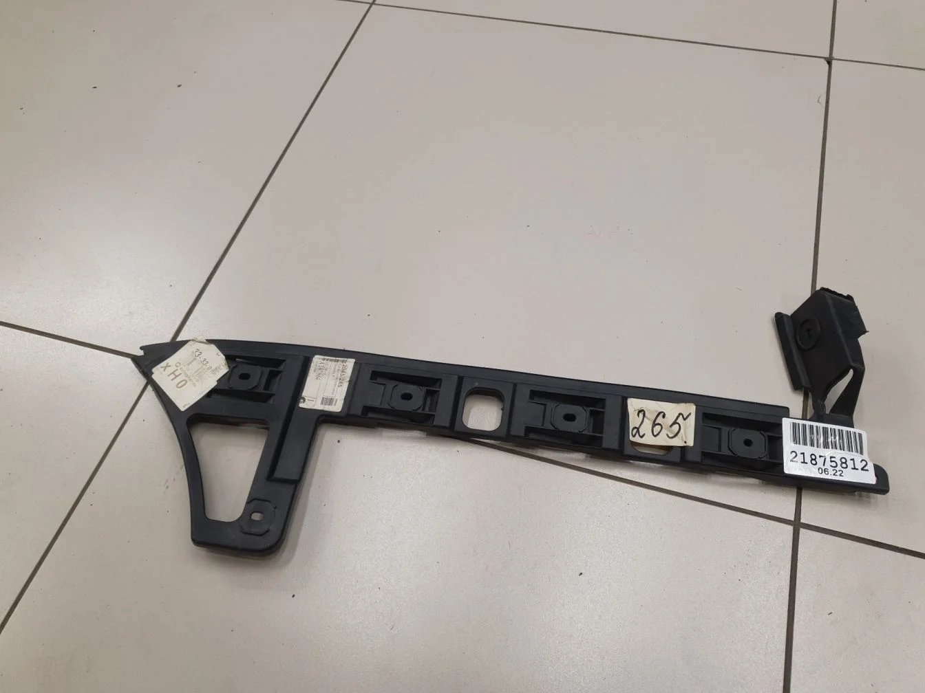 Направляющая заднего бампера правая для Volkswagen Passat B6 2005-2010