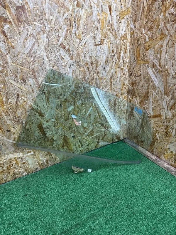 Стекло двери Kia ceed 2012-2018