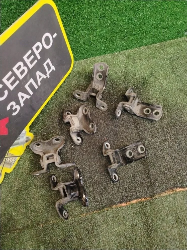 Петля двери Toyota Highlander 2013 6874012120 GSU45 2GRFE, передняя левая