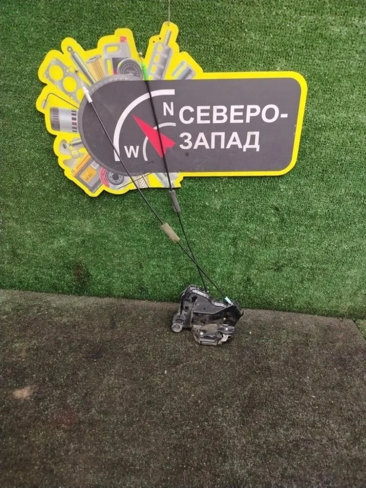 Замок двери Toyota Highlander 2013 6903042221 GSU45 2GRFE, передний правый