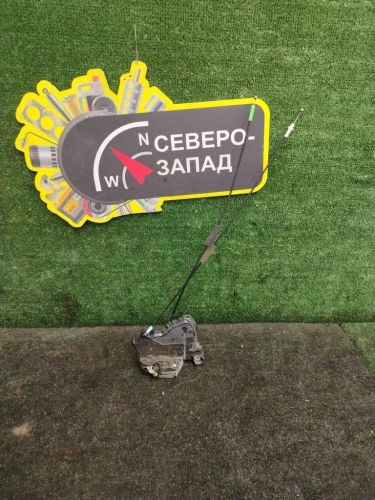 Замок двери Toyota Highlander 2013 6904042241 GSU45 2GRFE, передний левый