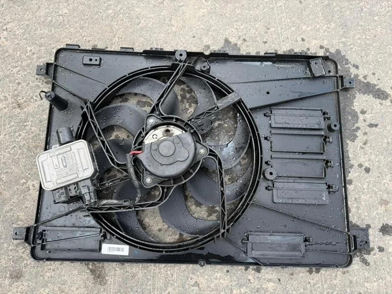 Вентилятор диффузор Volvo XC60 2011