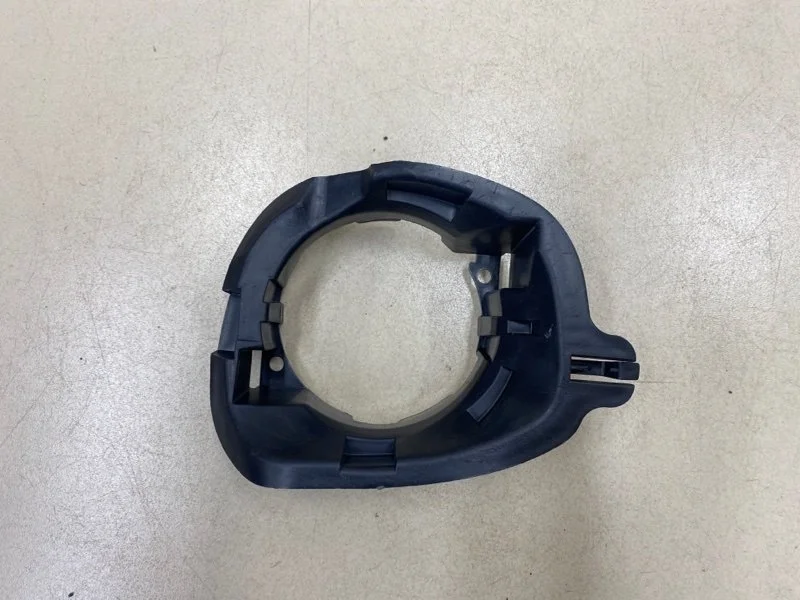 Кронштейн противотуманной фары передний левый