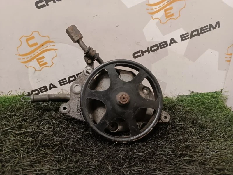 Насос гидроусилителя руля Mazda MPV LD4732600B AJ 3.0