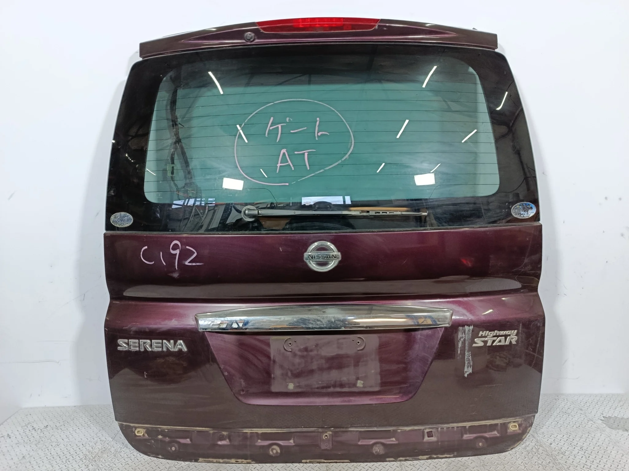 ДВЕРЬ ЗАДНЯЯ NISSAN SUZUKI LANDY SERENA K010MCY0MA  фиолетовый, L42 NA8564