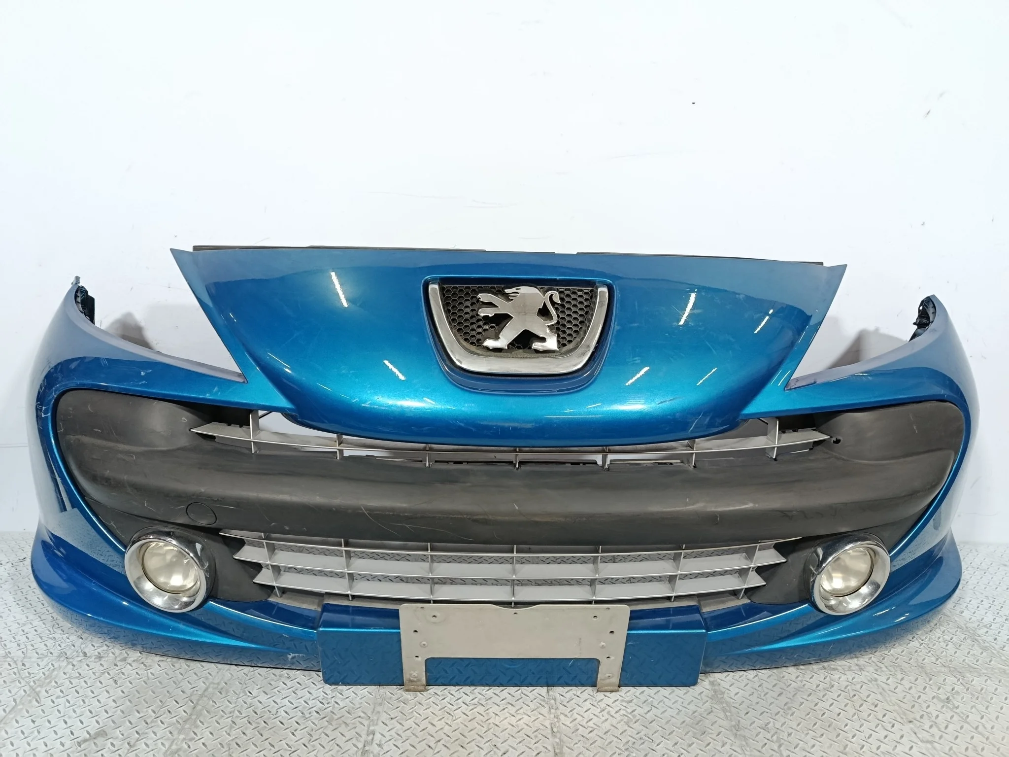 БАМПЕР PEUGEOT 207 7401ES ПЕРЕДНИЙ  голубой XA7310