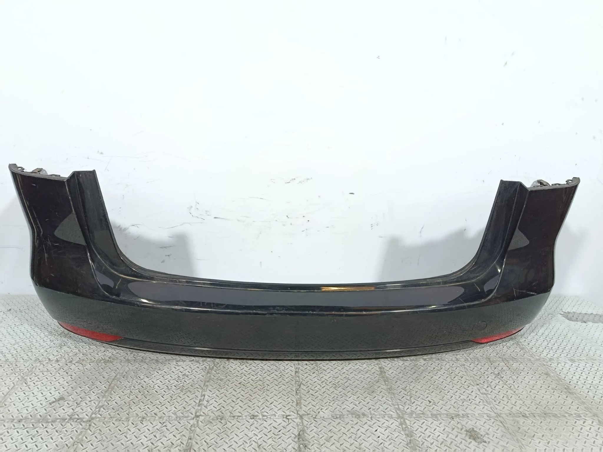 БАМПЕР VOLKSWAGEN TOURAN 1T0807421K ЗАДНИЙ  черный, C9X XE369