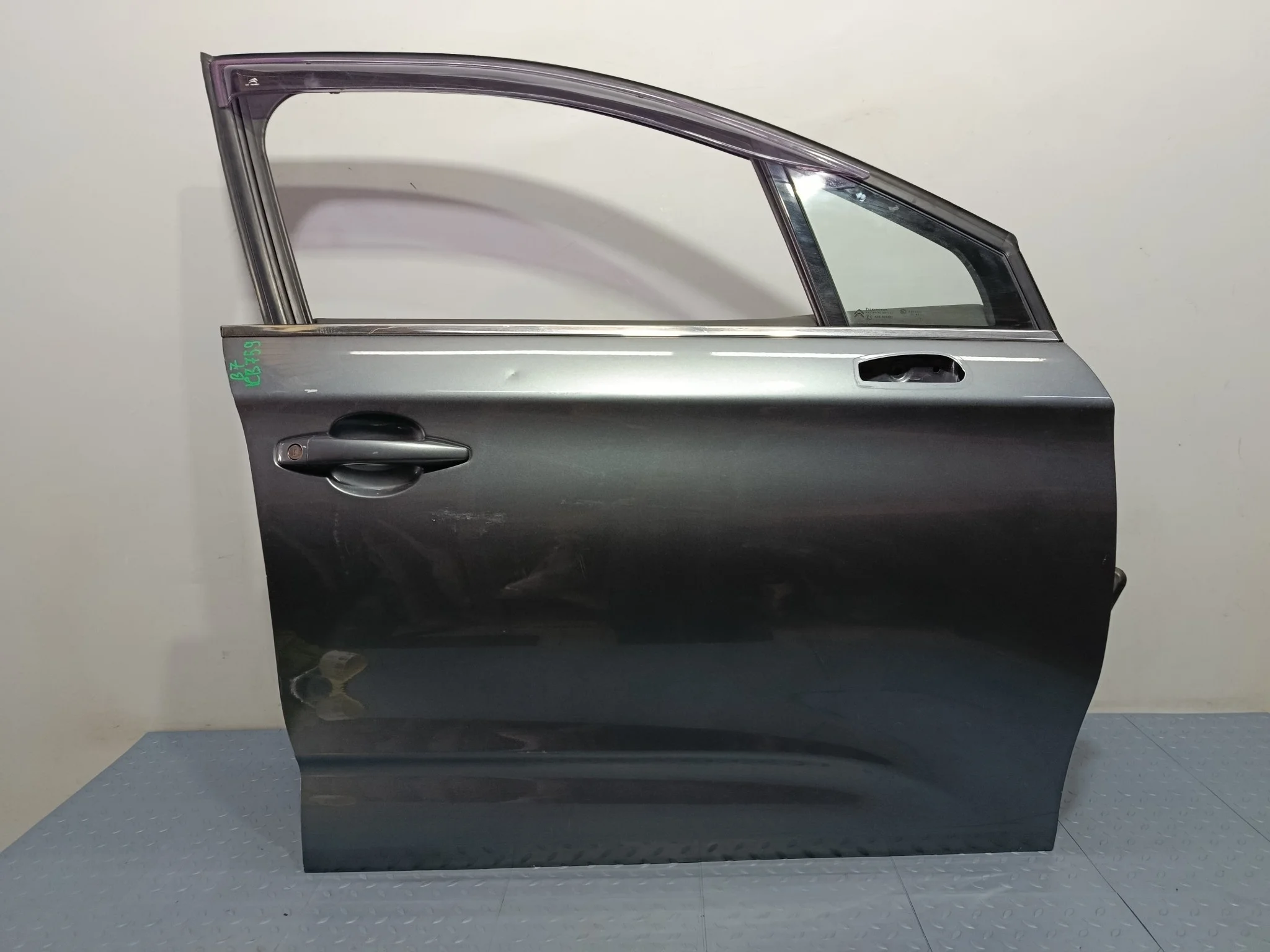ДВЕРЬ CITROEN C4 9004CY ПЕРЕДНЯЯ ПРАВАЯ  серый KB759