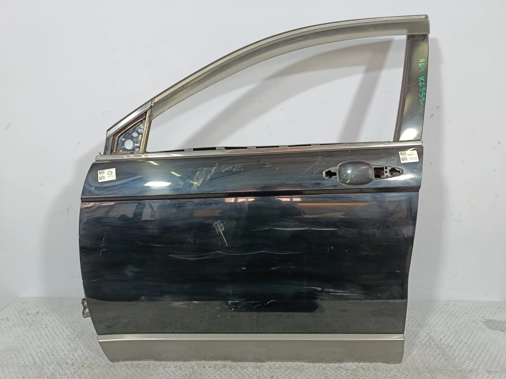 ДВЕРЬ HONDA CR-V 67050SWAJ10ZZ ПЕРЕДНЯЯ ЛЕВАЯ  черный, B92P KE552