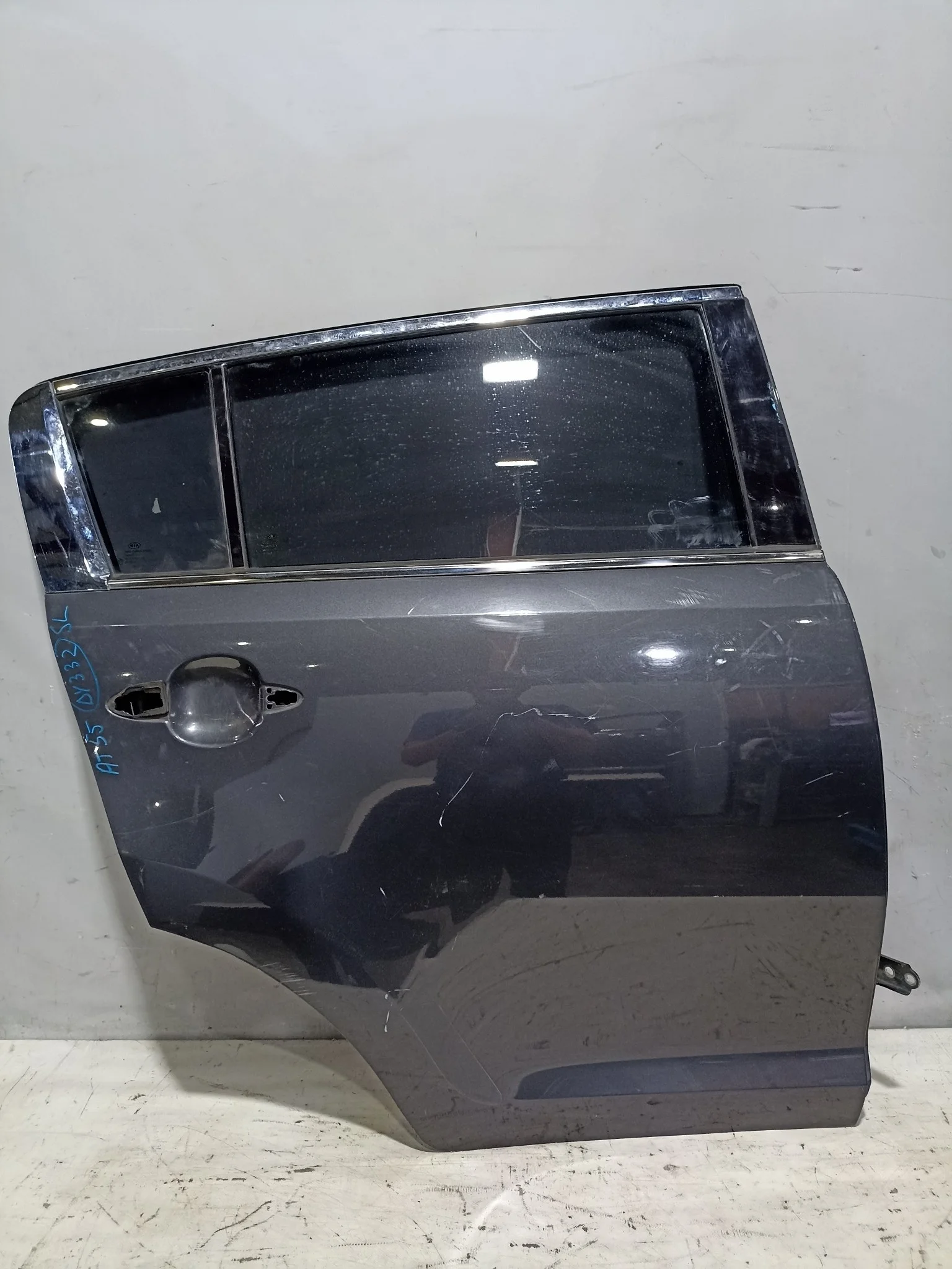 ДВЕРЬ KIA SPORTAGE 770043W000 ЗАДНЯЯ ПРАВАЯ  серый DY332