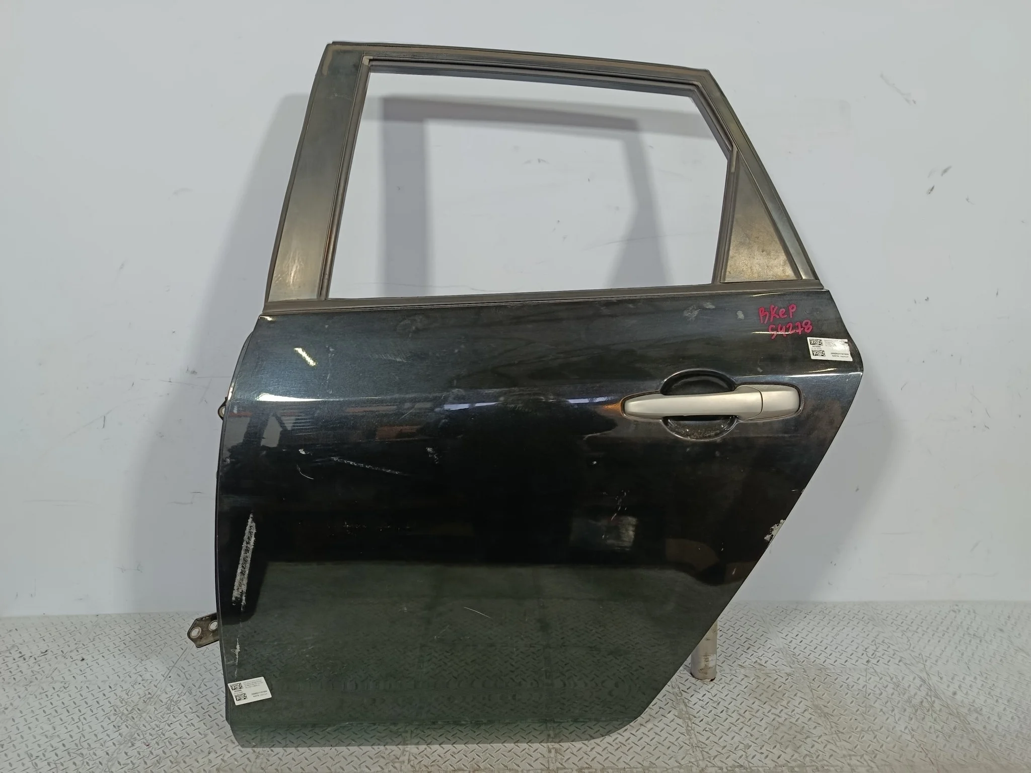 ДВЕРЬ MAZDA AXELA MAZDA3 BPYK7302XB ЗАДНЯЯ ЛЕВАЯ  черный, 16W S4278