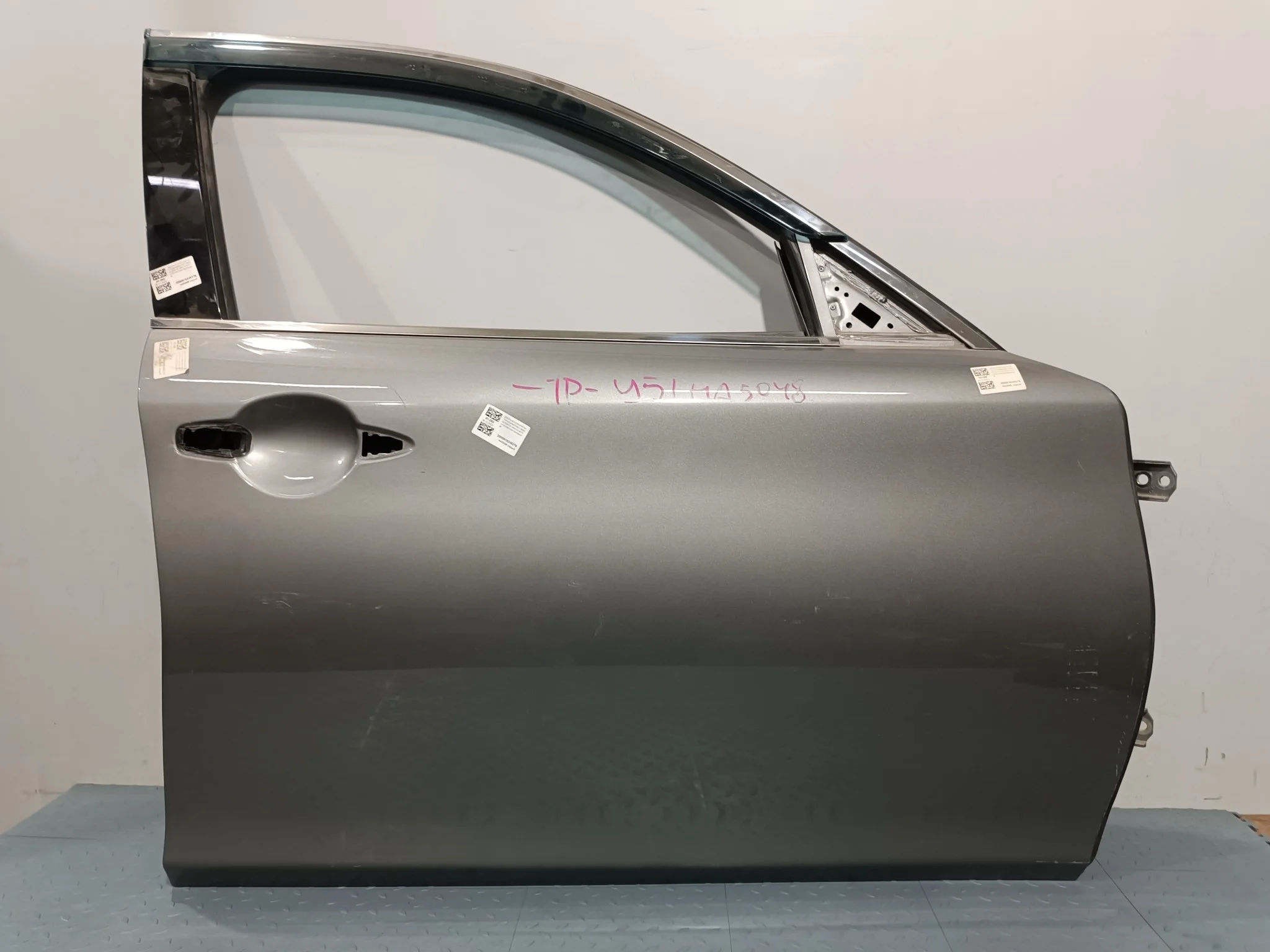 ДВЕРЬ NISSAN INFINITI CIMA FUGA M25 M37 M56 Q70 H010M1MAMA ПЕРЕДНЯЯ ПРАВАЯ  серый, K51 HA5048