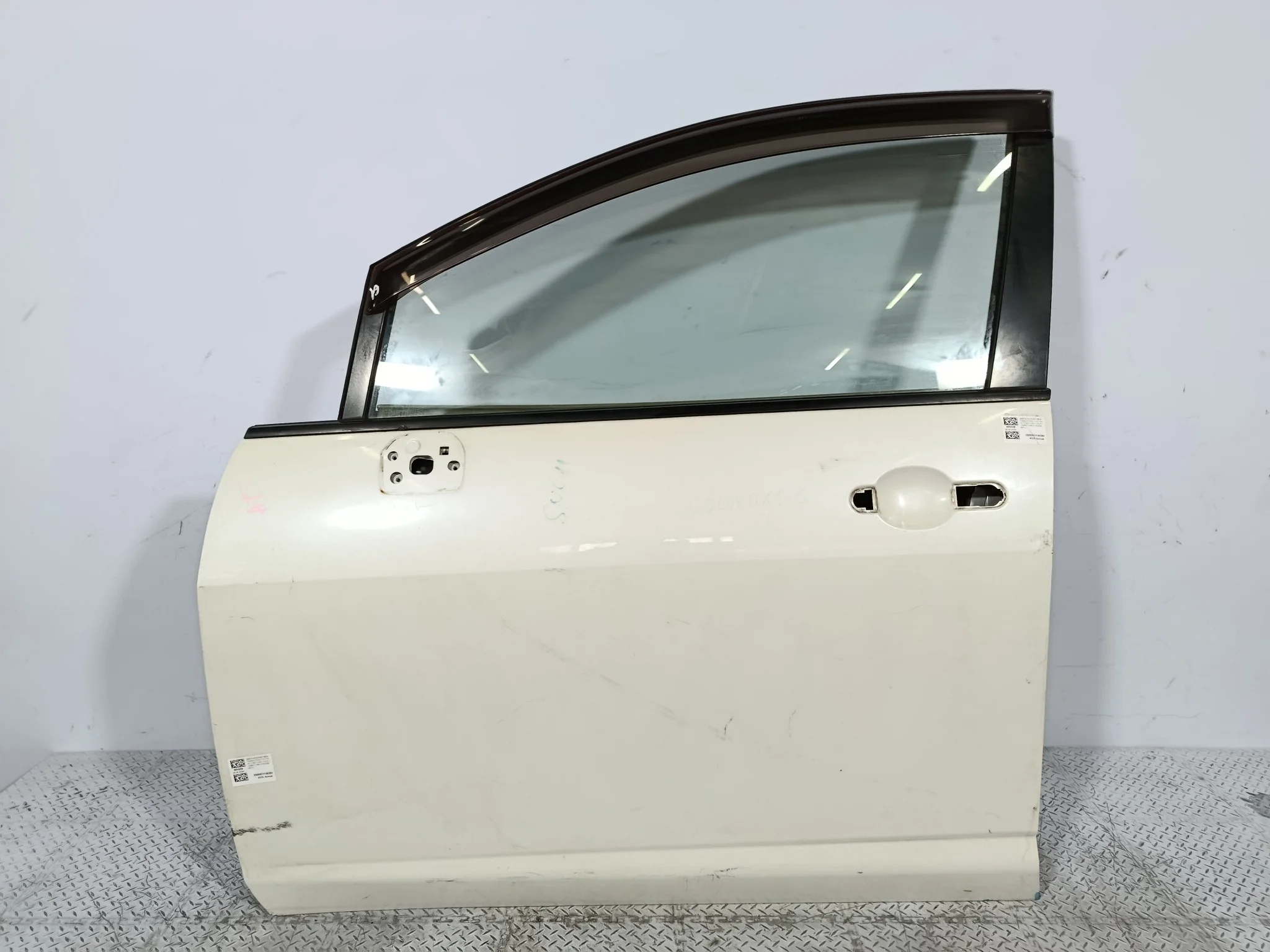 ДВЕРЬ NISSAN TIIDA TIIDA LATIO H0101ED0MM ПЕРЕДНЯЯ ЛЕВАЯ  белый X035