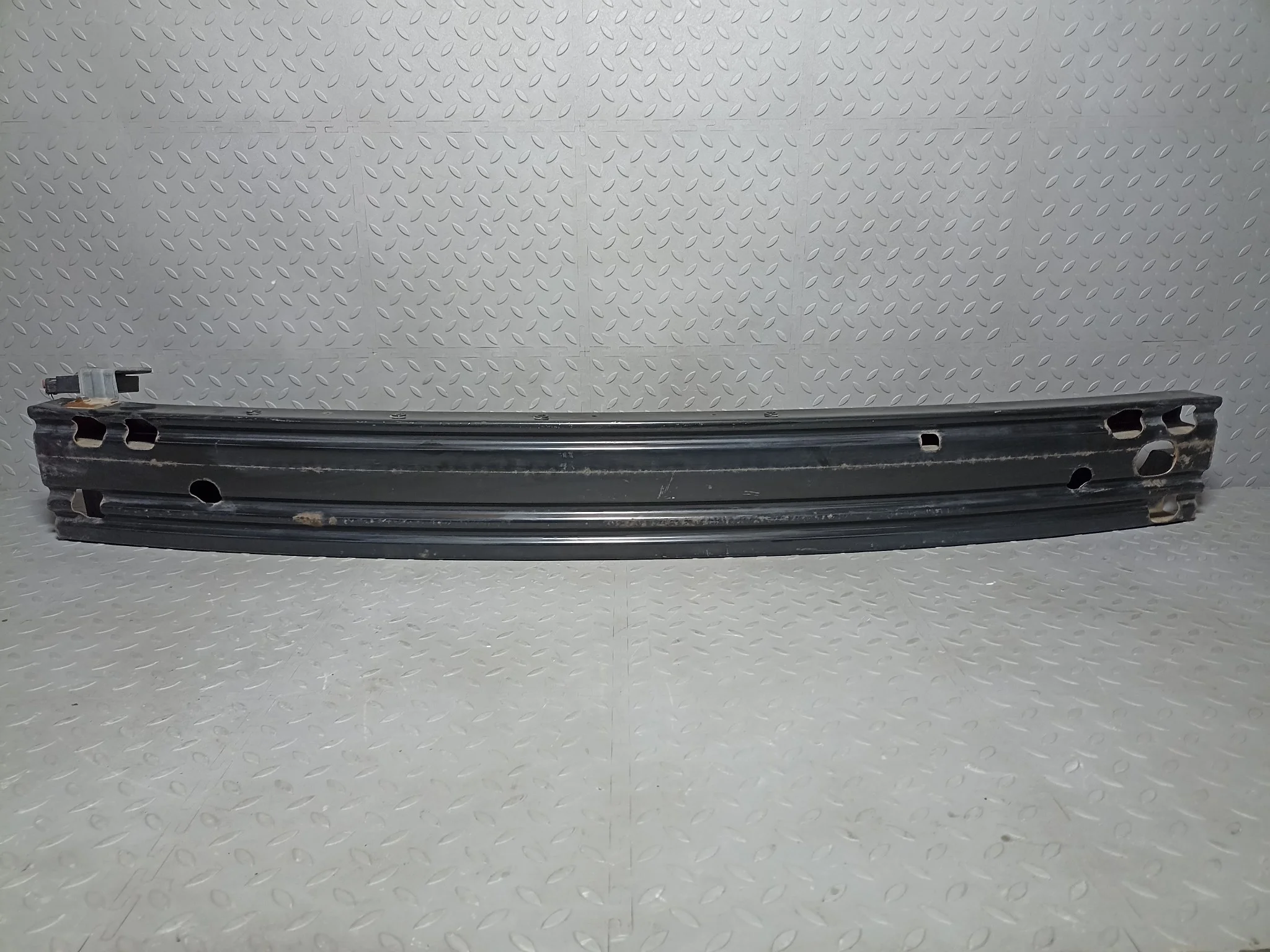 УСИЛИТЕЛЬ БАМПЕРА NISSAN ПЕРЕДНЯЯ 620304CL0A