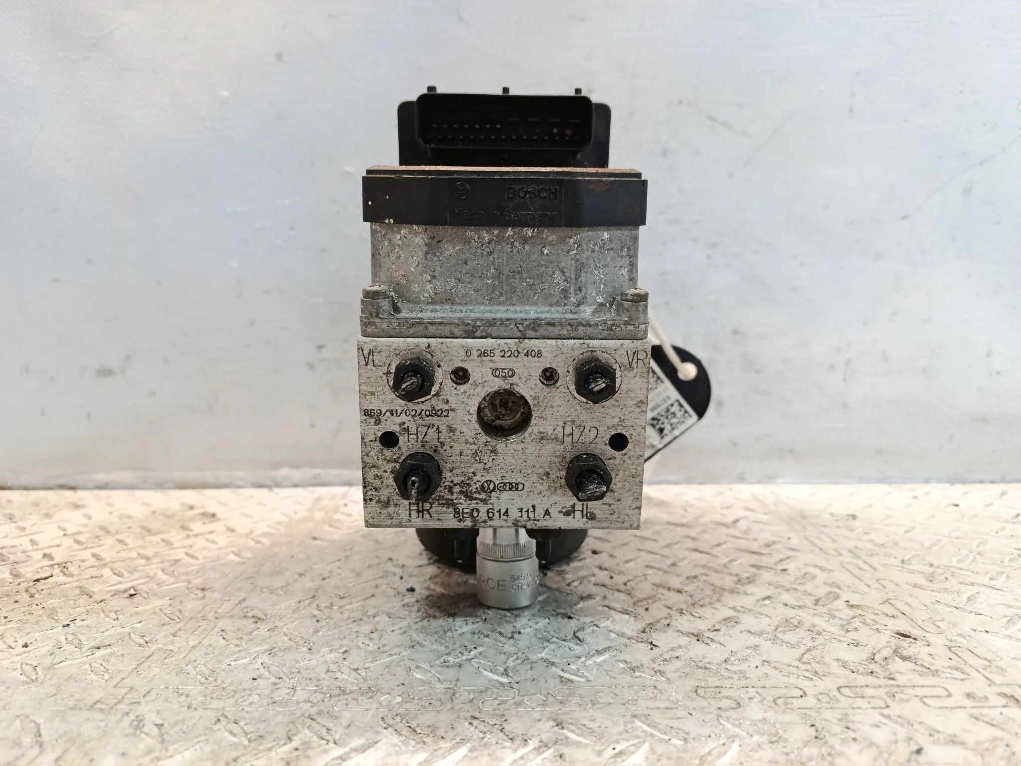 БЛОК ABS AUDI VOLKSWAGEN 8E0614111A  XA7244