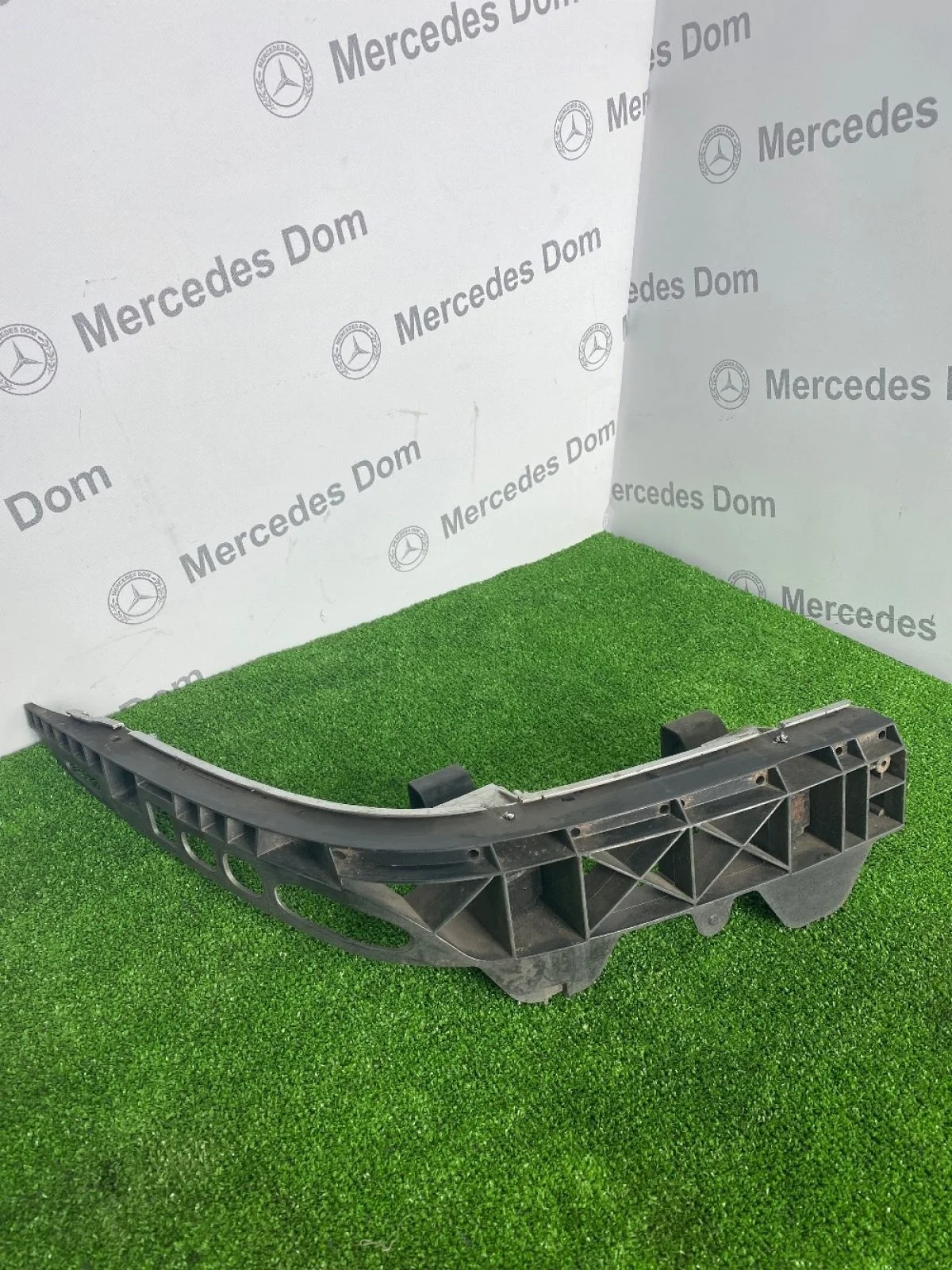 Кронштейн заднего бампера левый Mercedes-Benz CLS-класс C219 (2004—2008)