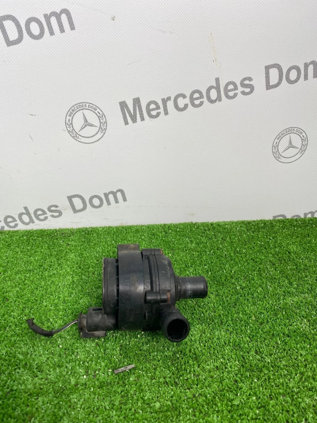 Насос (помпа) электрический Mercedes-Benz M-класс W166 (2011—2015)