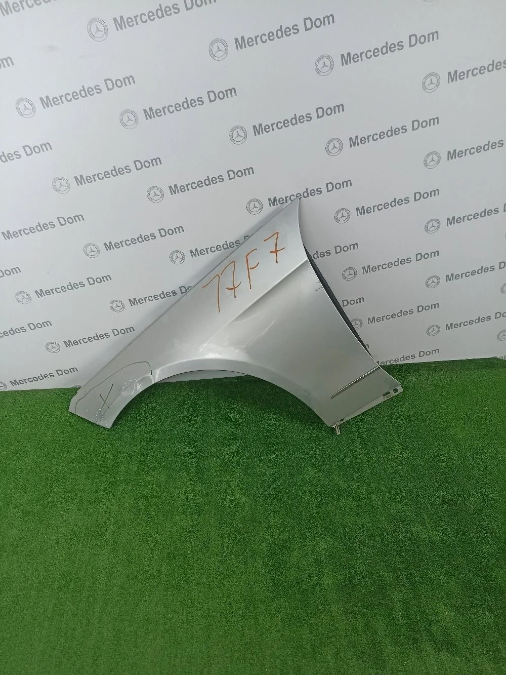 Крыло переднее левое Mercedes-Benz E-класс W212/S212/C207/A207 (2009—2013)