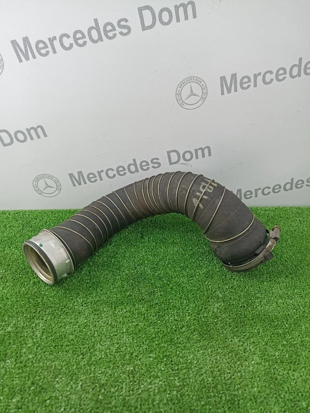 Патрубок интеркулера Mercedes-Benz C-класс W204/S204 (2006—2011)