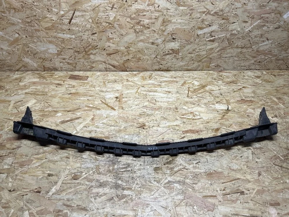 Направляющая заднего бампера Mercedes-Benz C-класс W204/S204 (2006—2011)