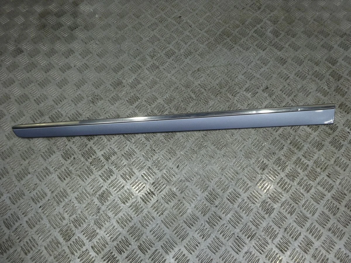 Молдинг передней левой двери Mercedes-Benz M-класс W164 (2005—2008)