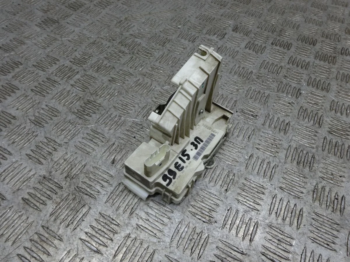 Замок двери задней правой Mercedes-Benz M-класс W164 (2005—2008)