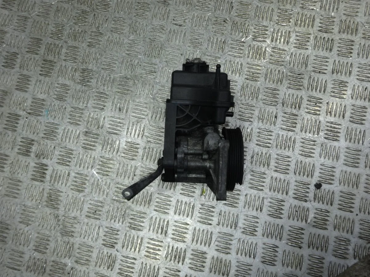 Насос гидроусилителя Mercedes-Benz E-класс W212/S212/C207/A207 (2009—2013)