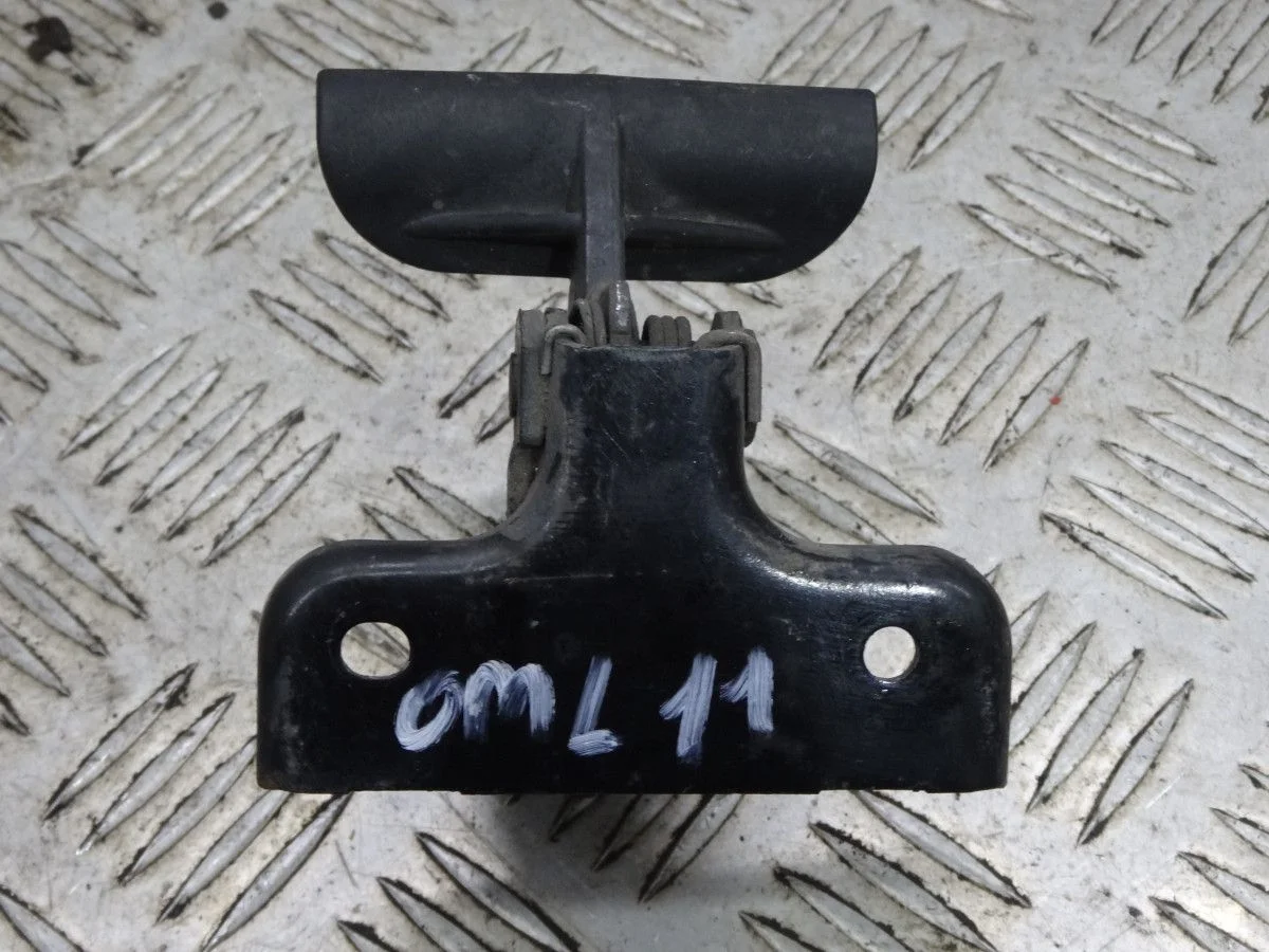 Крючок капота Mercedes-Benz M-класс W164 (2005—2008)