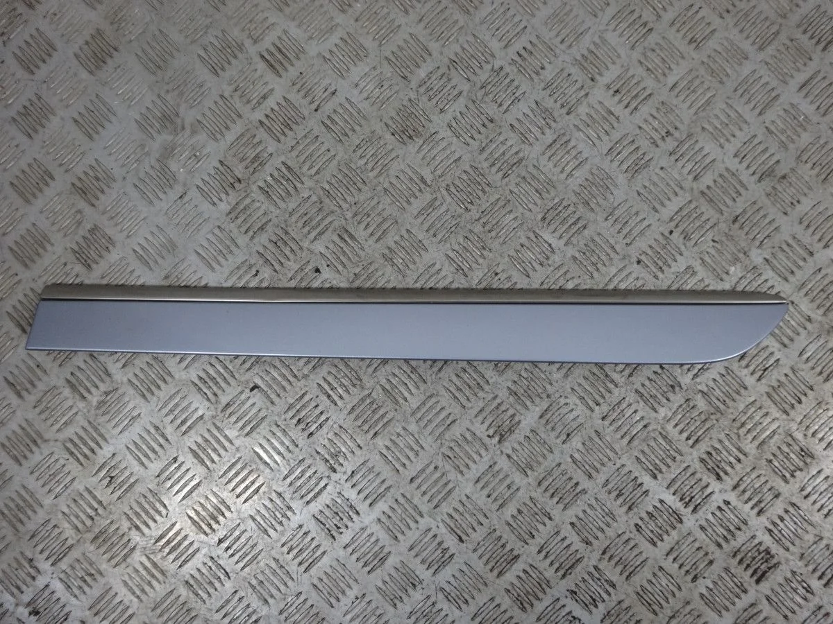 Молдинг задней левой двери Mercedes-Benz M-класс W164 (2005—2008)