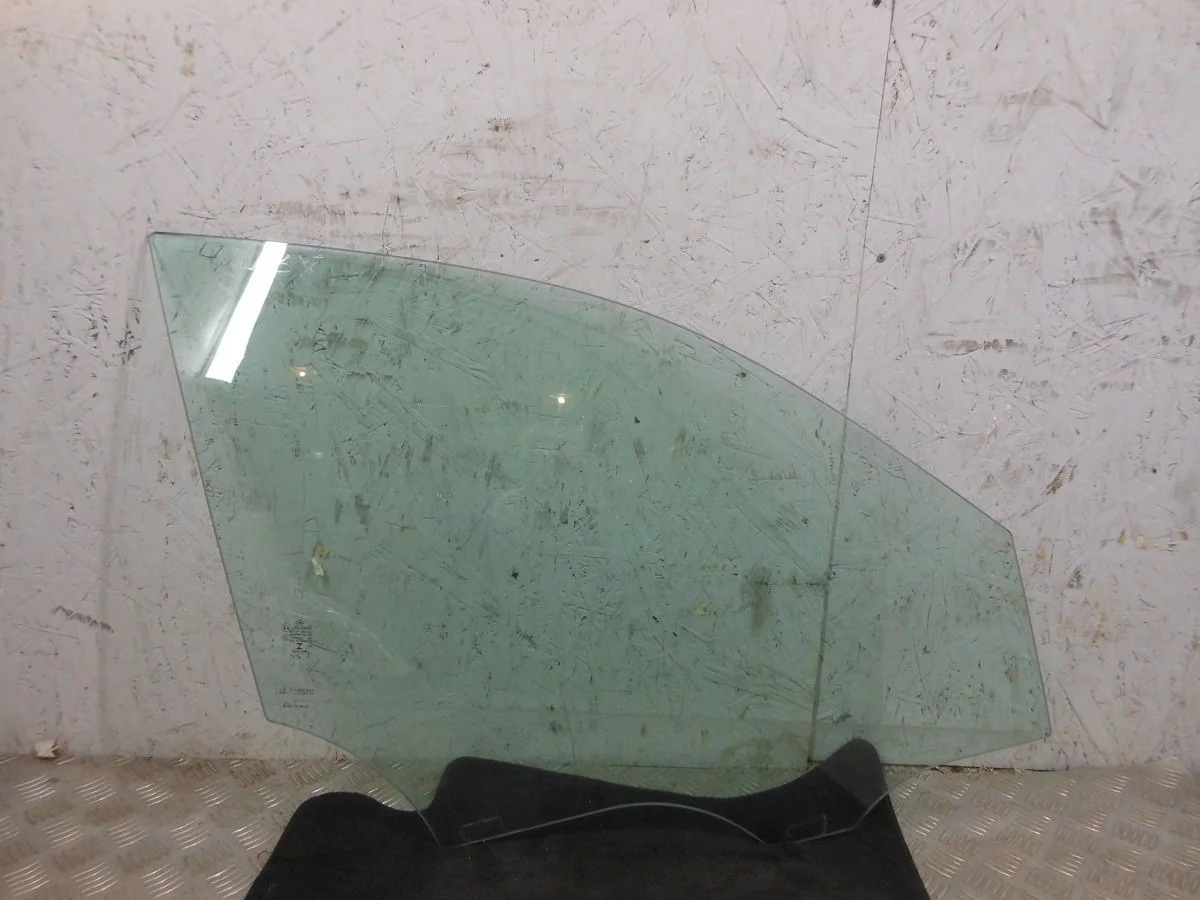 Стекло двери передней правой Mercedes-Benz GLC-класс X253 (2015—2019)