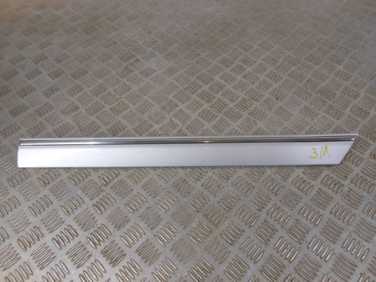 Молдинг задней левой двери Mercedes-Benz C-класс W203/S203/CL203 (2000—2004)