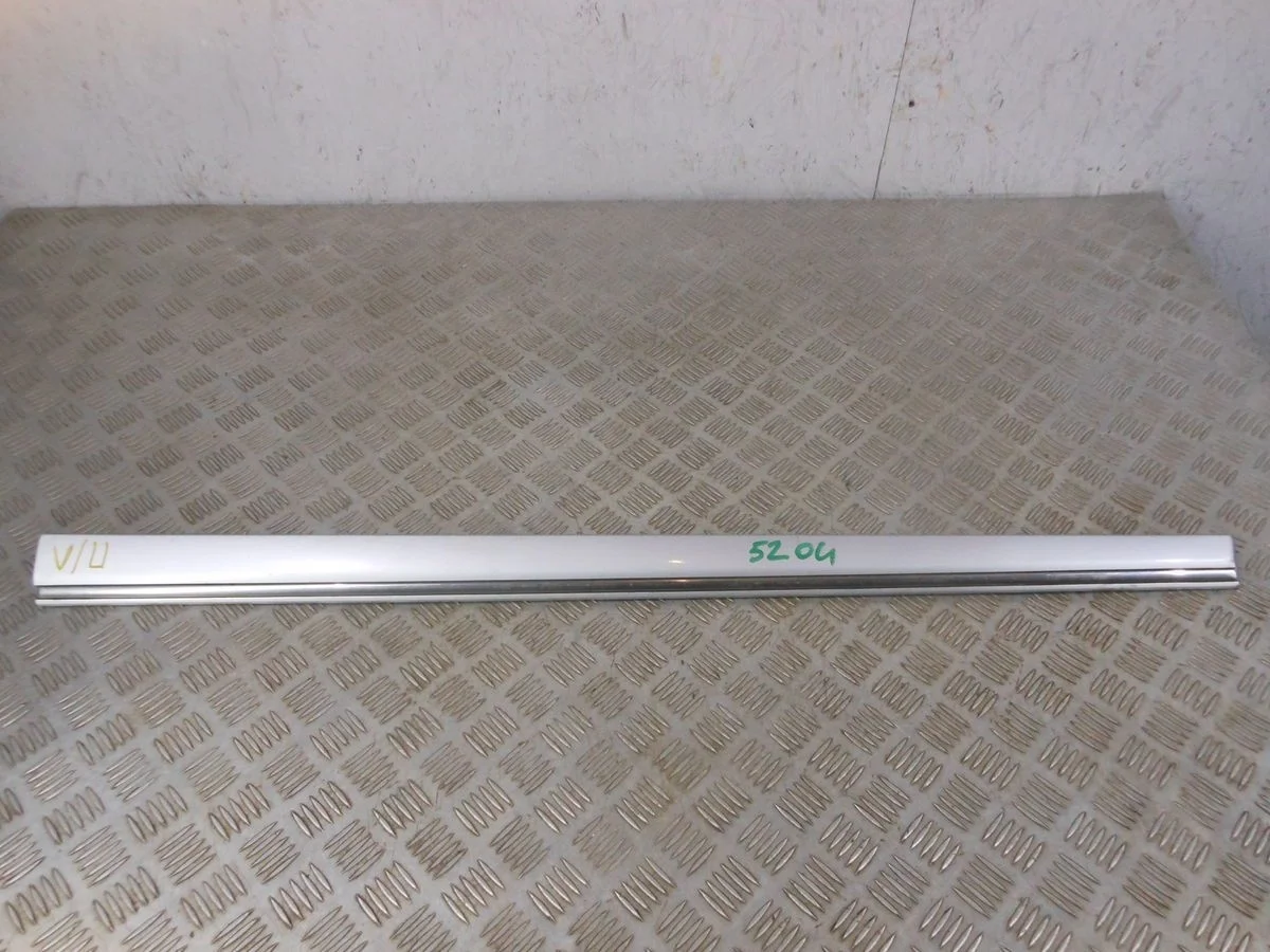 Молдинг передней левой двери Mercedes-Benz C-класс W203/S203/CL203 (2000—2004)