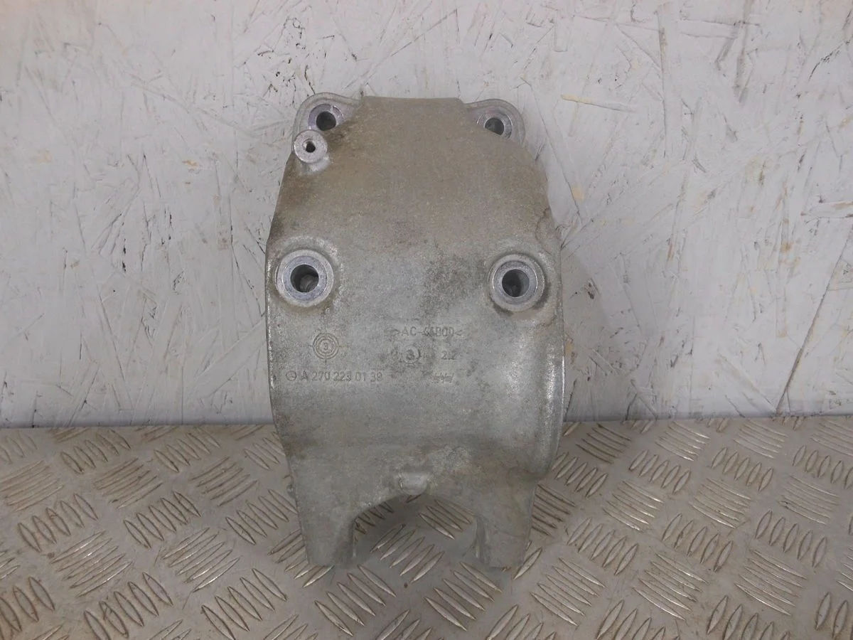 Кронштейн двигателя задний Mercedes-Benz B-класс W246 (2011—2014)