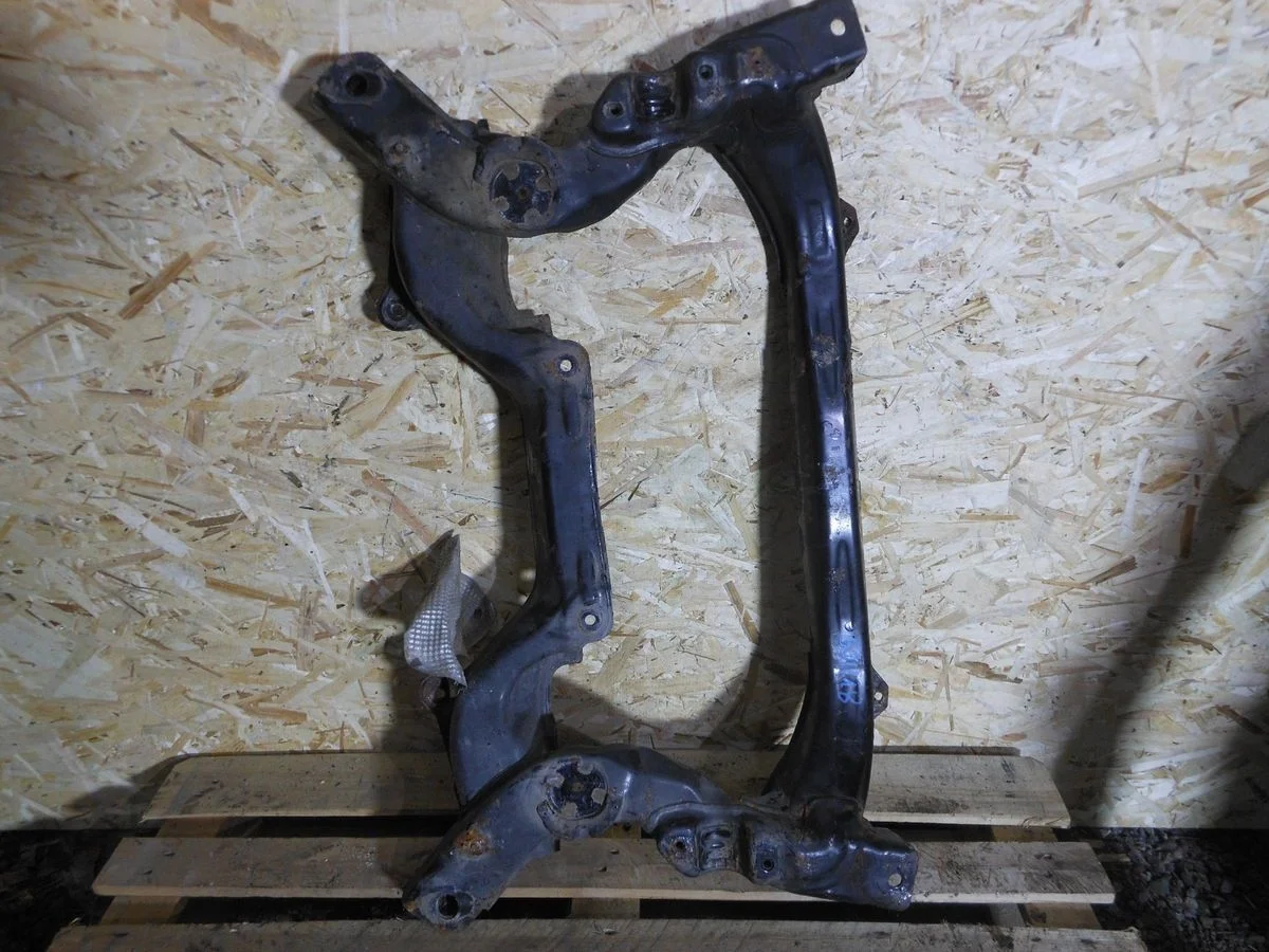 Балка подмоторная Mercedes-Benz CL-класс C216 (2006—2010)