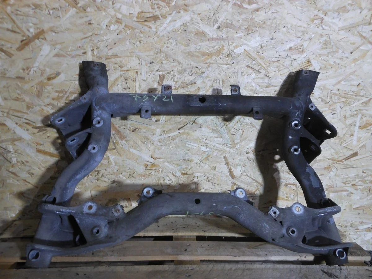 Балка подмоторная Mercedes-Benz E-класс W212/S212/C207/A207 (2009—2013)