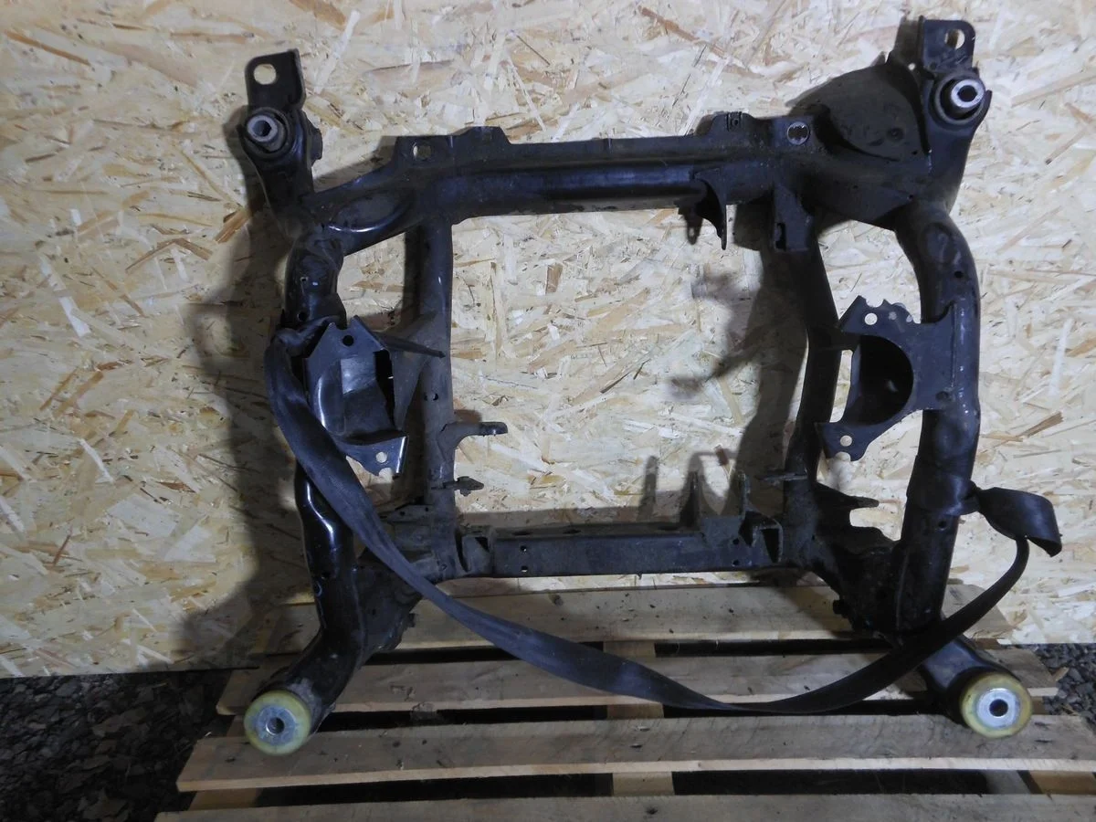 Балка подмоторная Mercedes-Benz M-класс W164 (2005—2008)