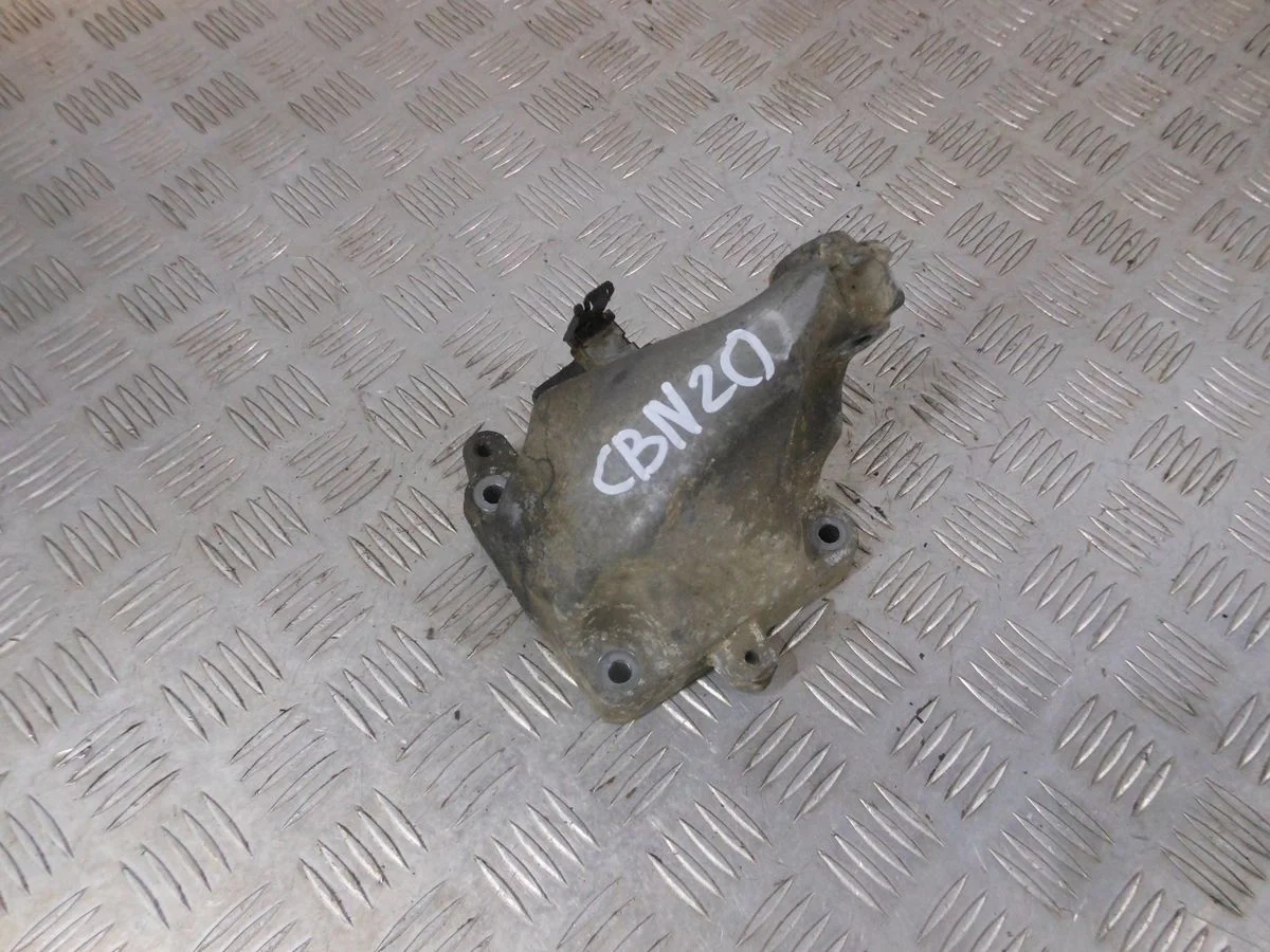 Кронштейн двигателя правый Mercedes-Benz M-класс W164 (2005—2008)