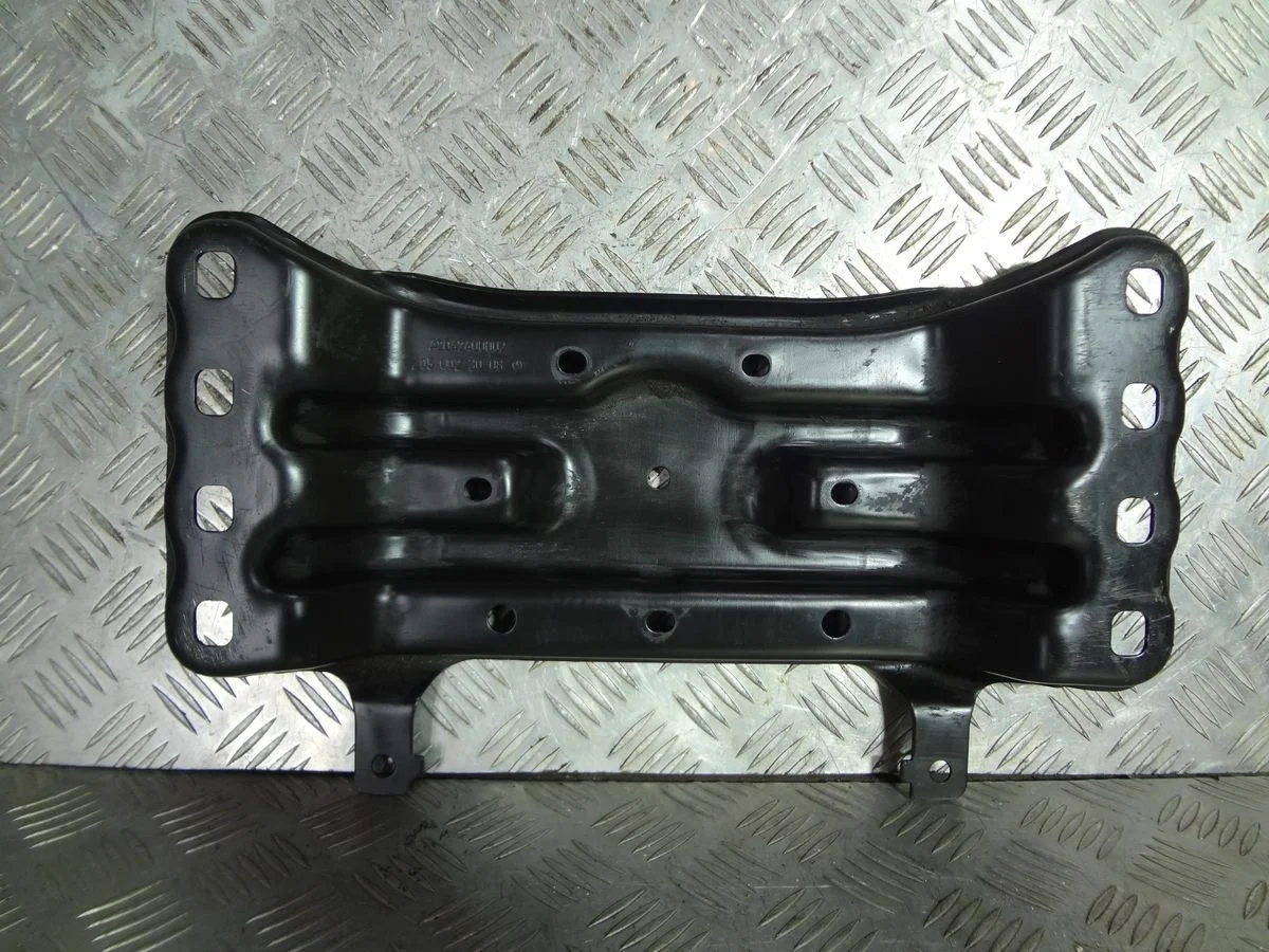 Кронштейн опоры КПП Mercedes-Benz E-класс W212/S212/C207/A207 (2009—2013)
