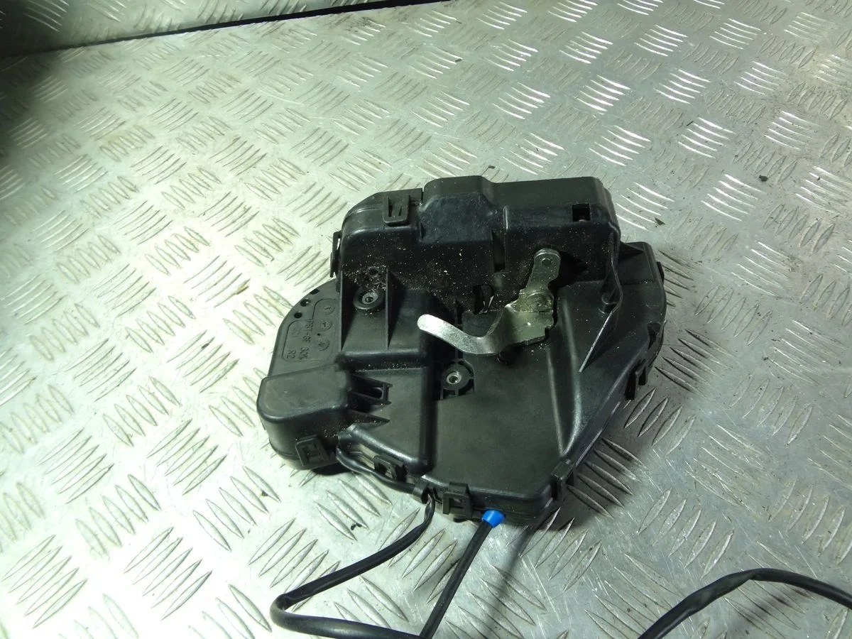 Замок двери задней правой Mercedes-Benz CL-класс C216 (2006—2010)