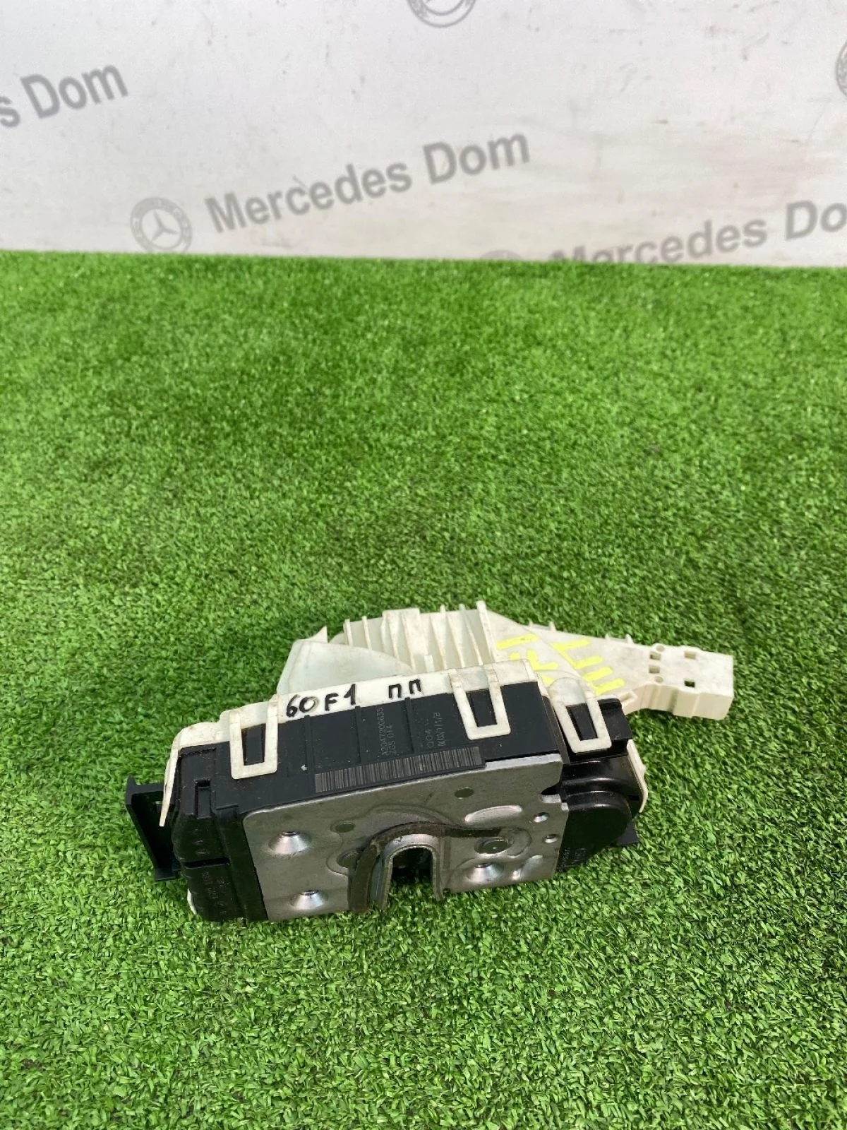 Замок двери передней правой Mercedes-Benz C-класс W204/S204 (2006—2011)