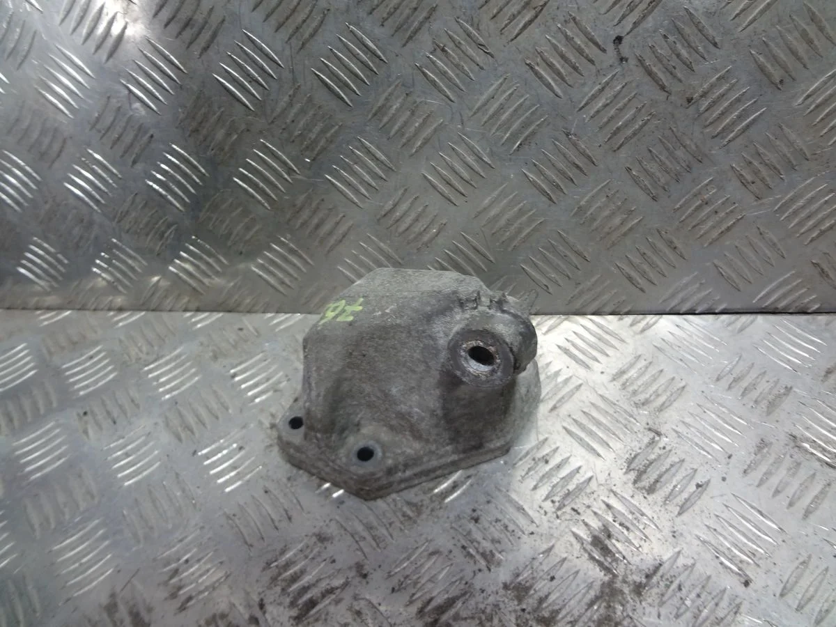 Кронштейн двигателя левый Mercedes-Benz M-класс W164 рестайлинг (2008—2011)