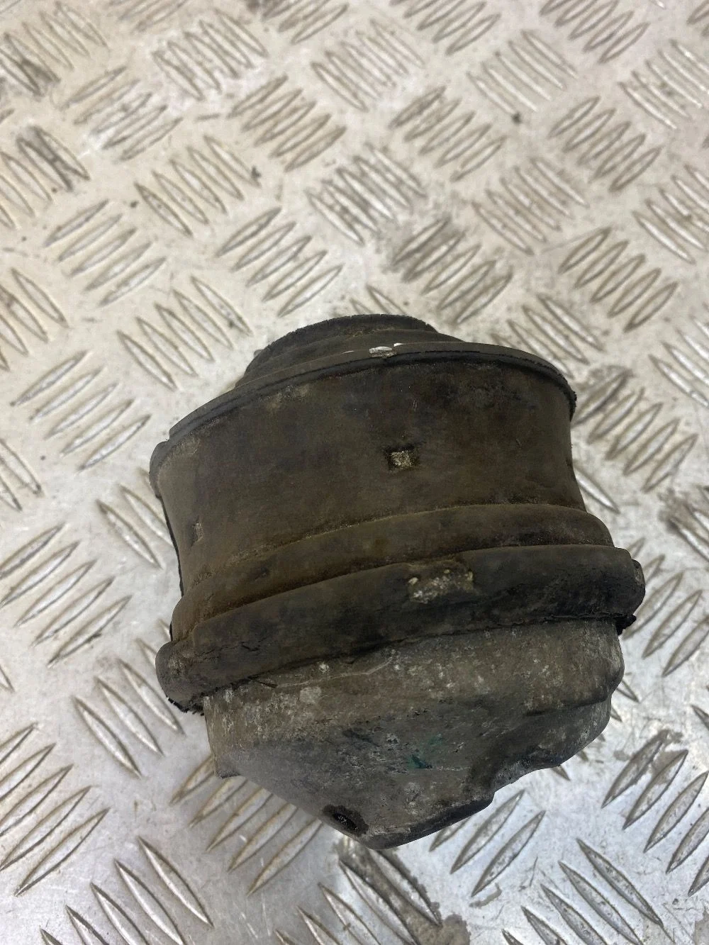 Опора двигателя Mercedes-Benz C-класс W203/S203/CL203 (2000—2004)