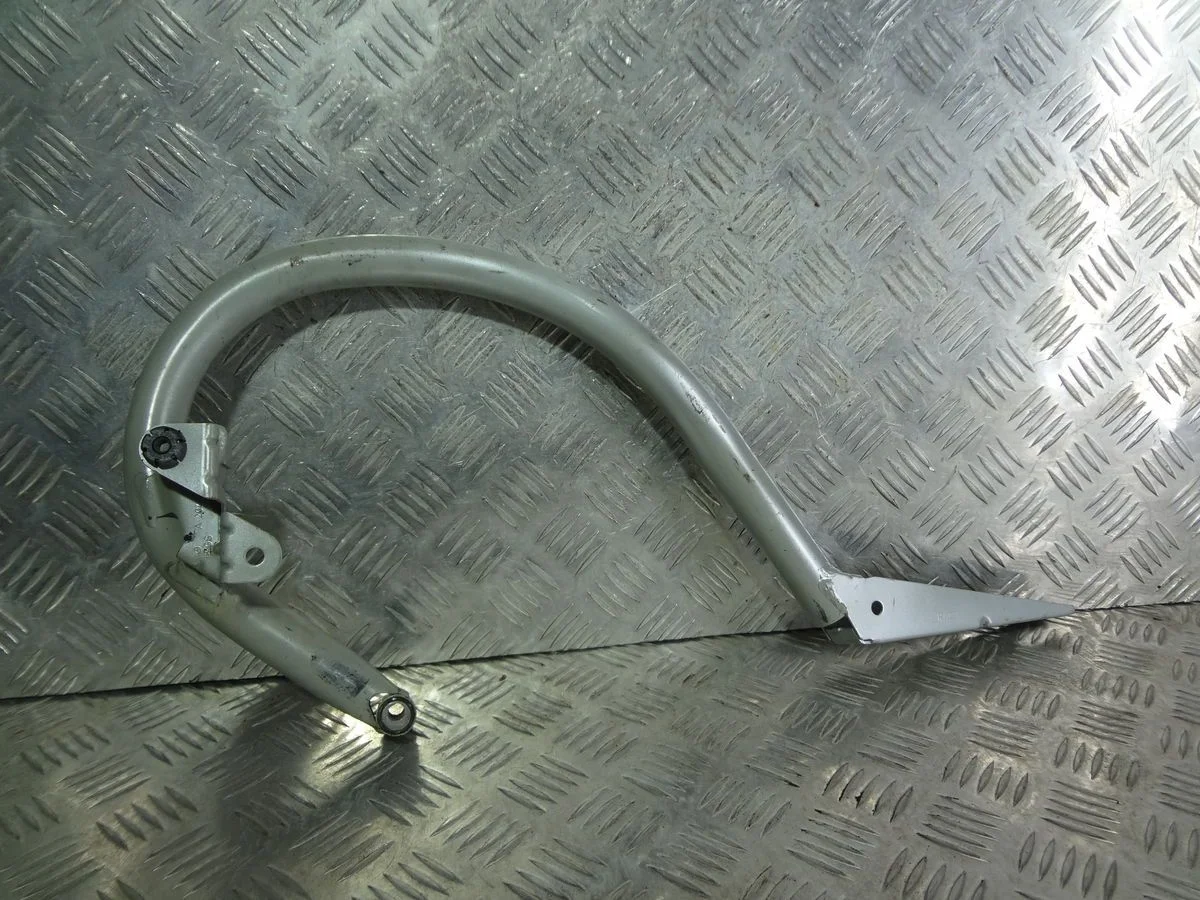 Петля крышки багажника Mercedes-Benz C-класс AMG W204/S204/С204 (2007—2011)