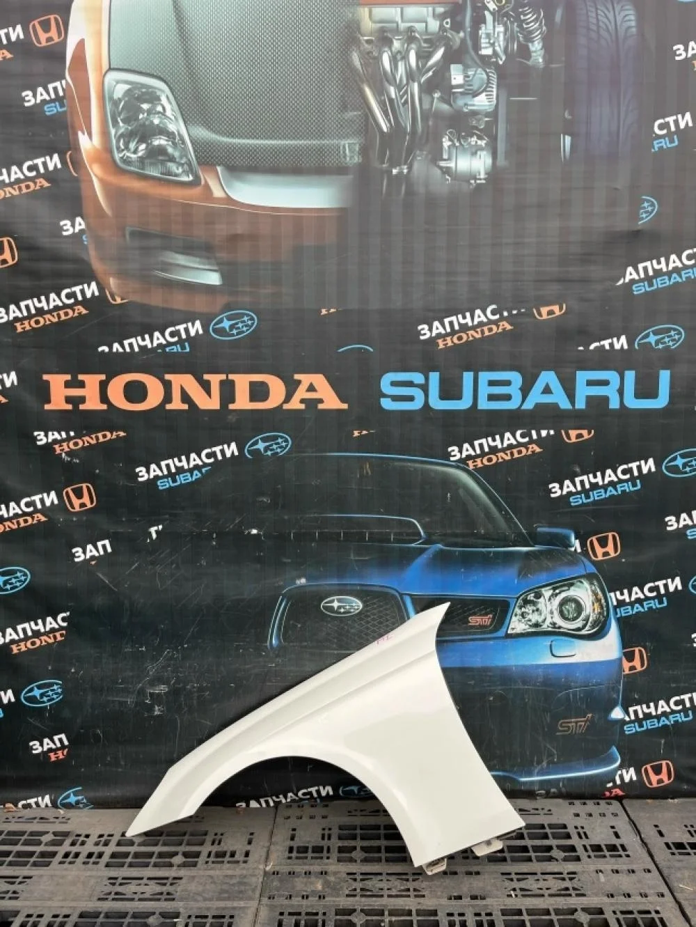 Крыло переднее левое для Mercedes-Benz CLS (C219) 2004-2008