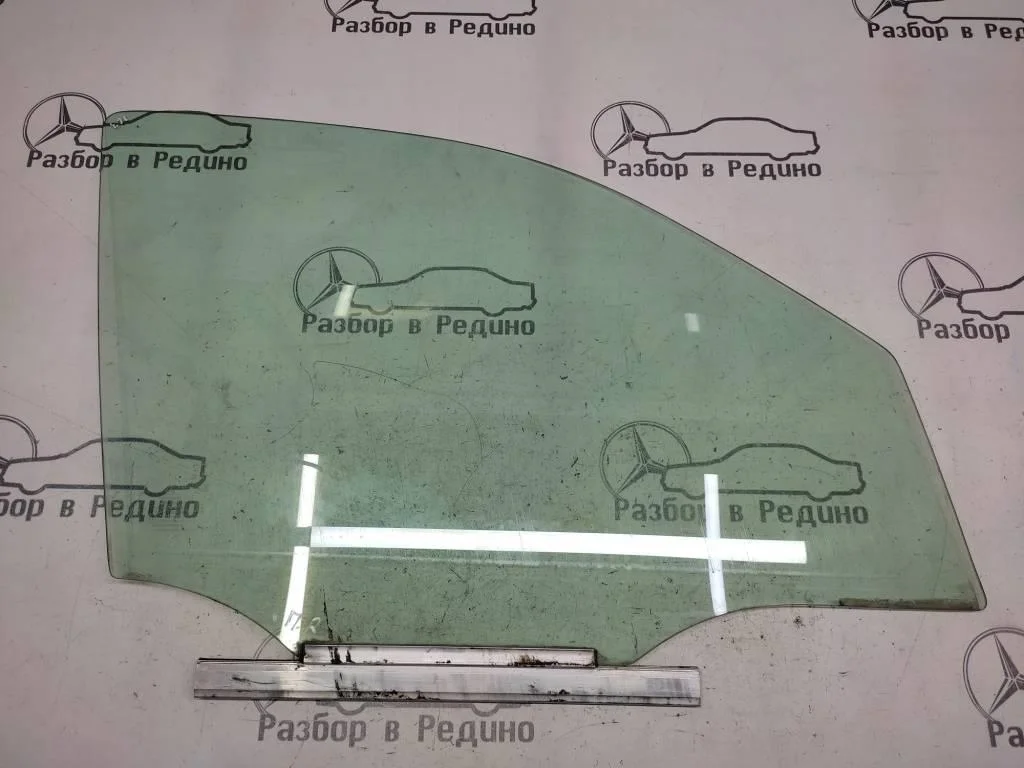 Стекло переднее правое Mercedes-Benz