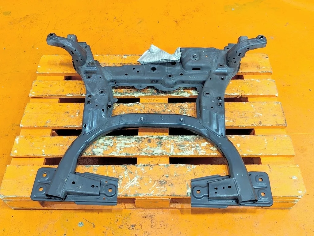 Подрамник передний Mercedes-Benz