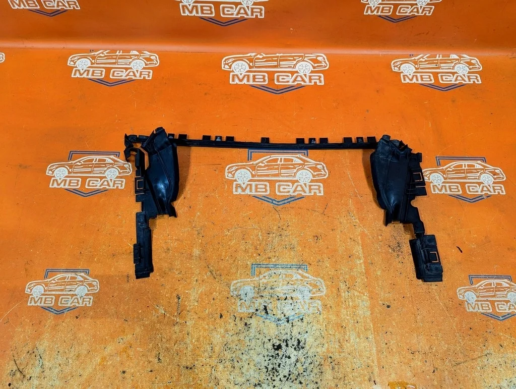 Кожух радиатора Mercedes-Benz